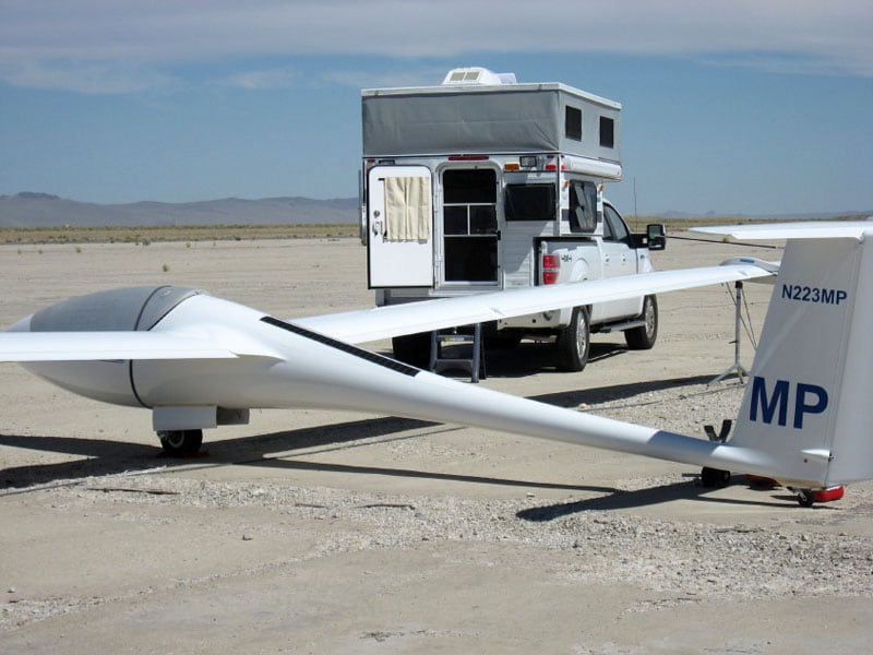 Camper And Glider In Tonopah June 2010