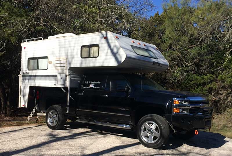 2015 Chevrolet 2500 And 1998 Lance Squire Lite 186