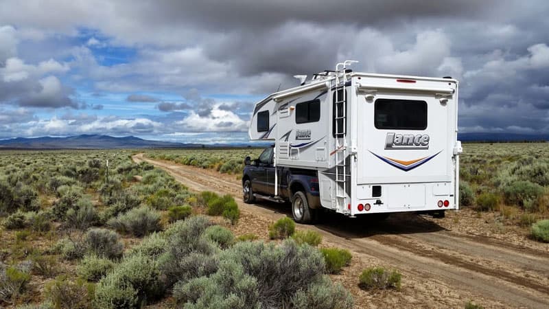 Lance 1172 Dirt Road