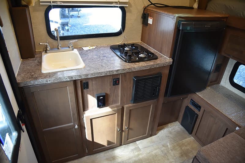 Palomino SS-550 kitchen