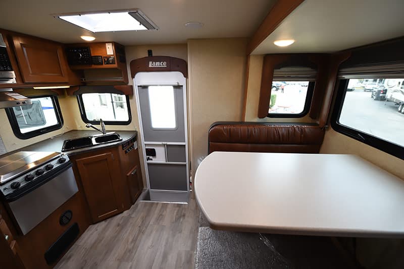 2017 Lance 975 panoramic view