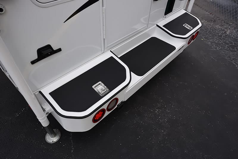 Lance Ultra Deck Plus bumper on Lance 975