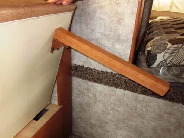 Adventurer 80S dinette leg