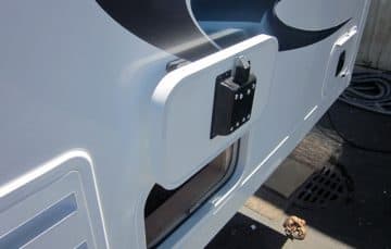 2018 Eagle Cap Exterior Magnetic baggage door catches