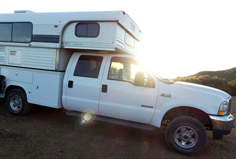 Cuesta Alaskan Camper Sunset