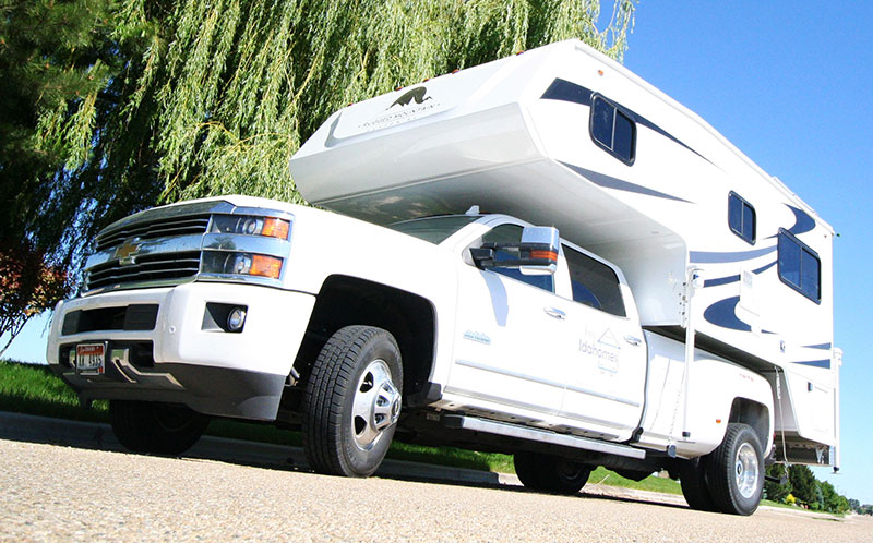 Rugged Mountain Granite 11RL Camper Exterior