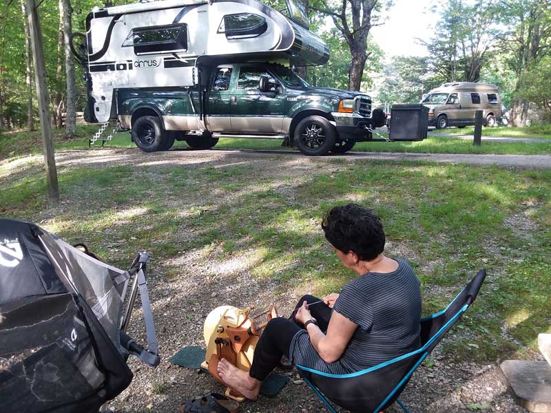 Spinning And Knitting Campground Caruolo