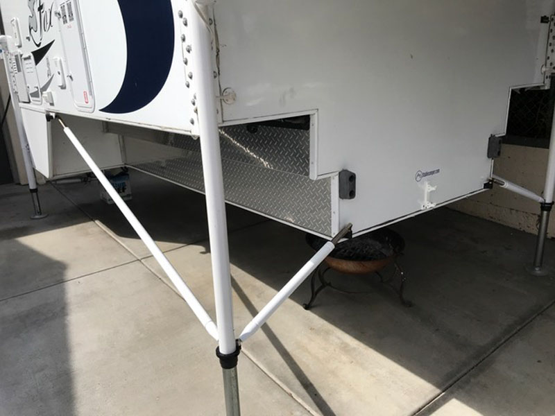 Stable Camper Front Jacks.jpeg