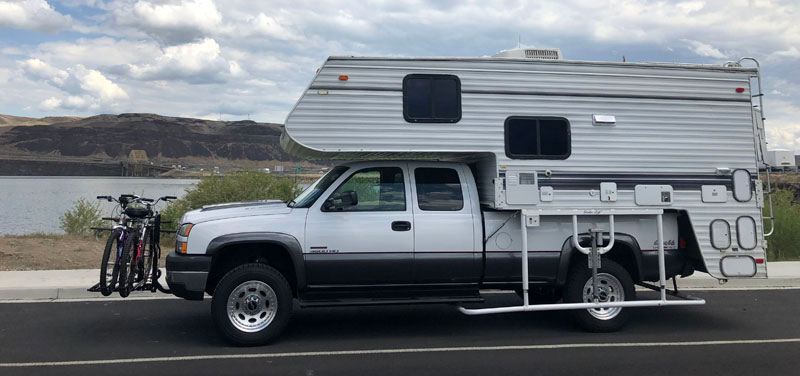 Weekender Camper With White Stable Lift System