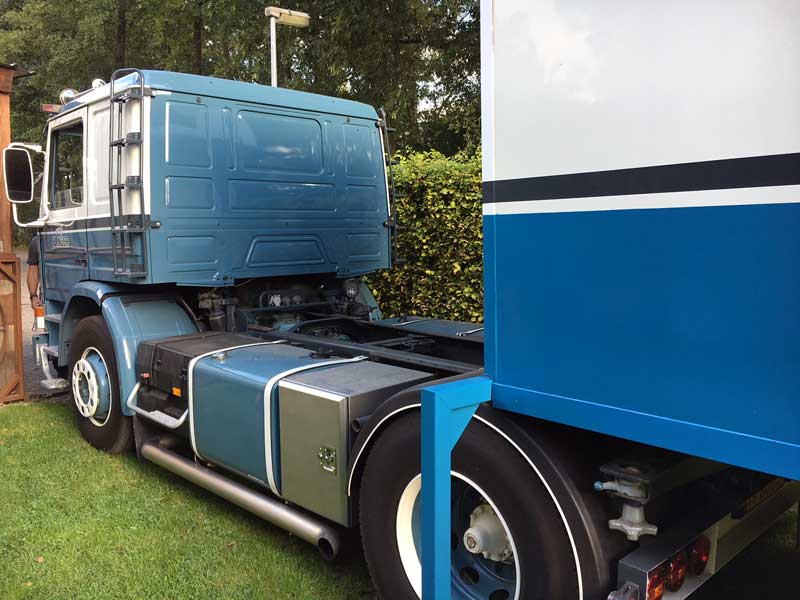 Demountable Camper Loading On Truck