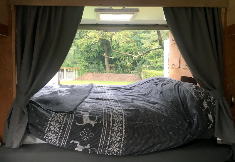 Designed Dmountable Camper Bedroom