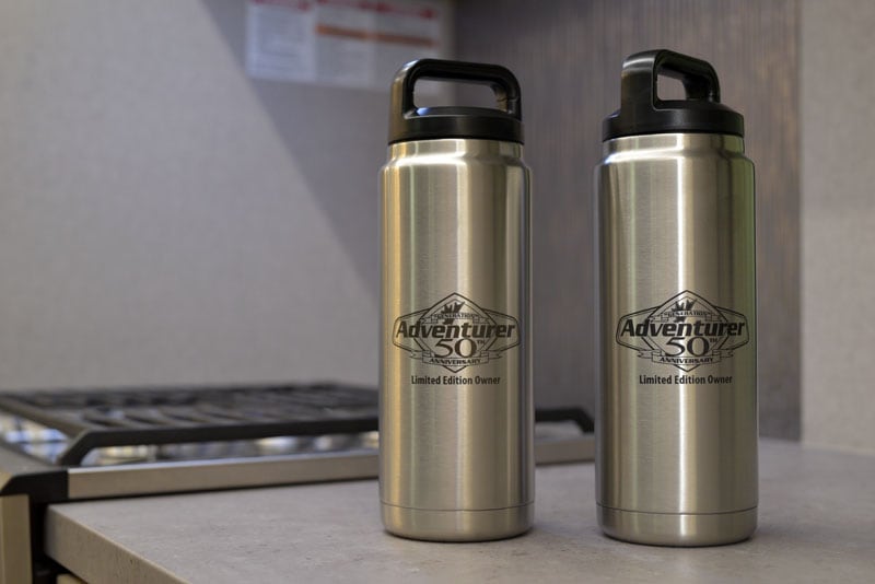 Adventurer 901SB Yeti Mugs