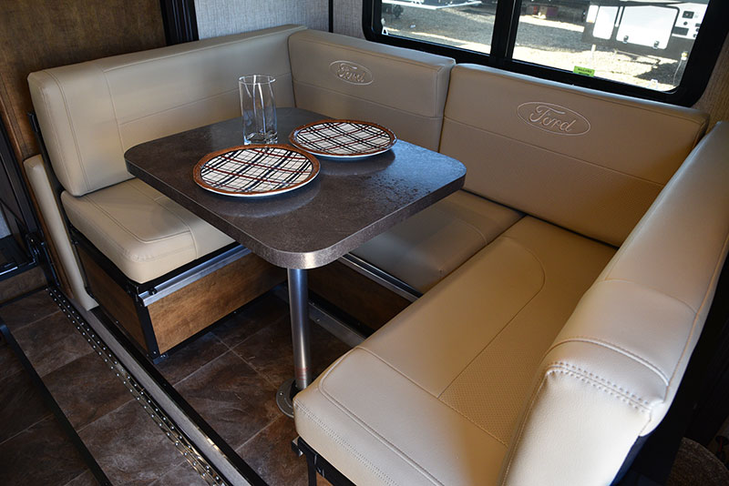 Ford Campers 2015 Elkhart Dinette