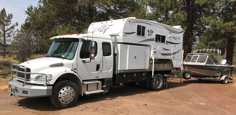 Towing Boat With Freightliner