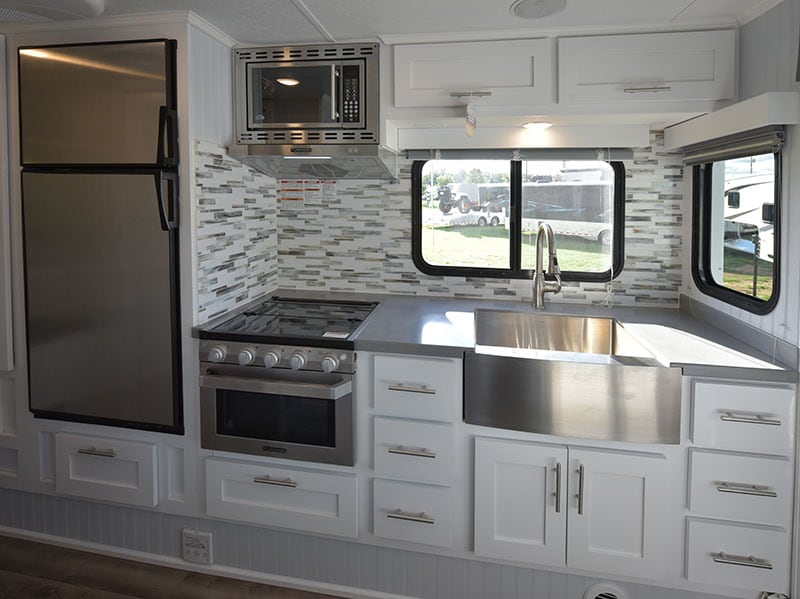 2019 Granite 11RL Kitchen Daylight