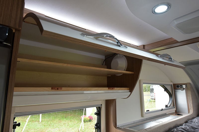 Cirrus 670 Interior Storage