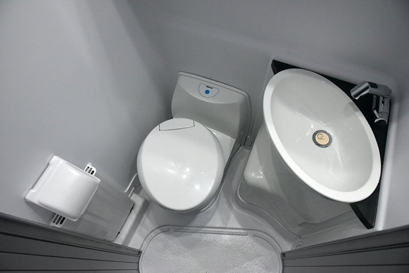 Cirrus 670 Interior Wet Bath Paper Toilet Sink