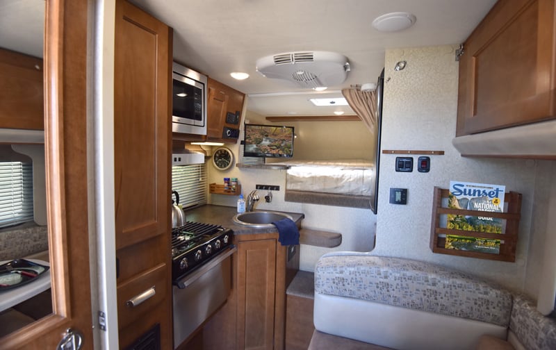 Lance 865 Interior 2019 Camper