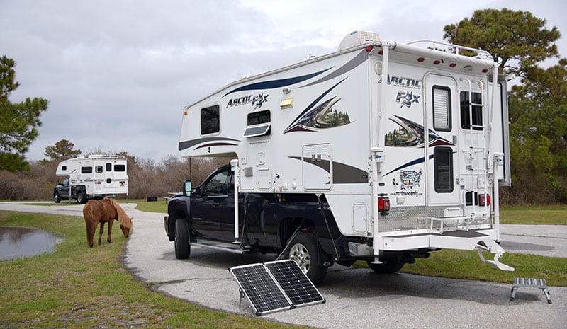 Portable Zamp Solar Panel With Arctic Fox 990