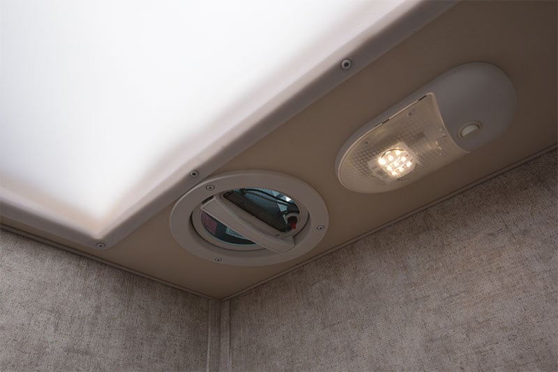 Adventurer 80GS bath Light and Fan