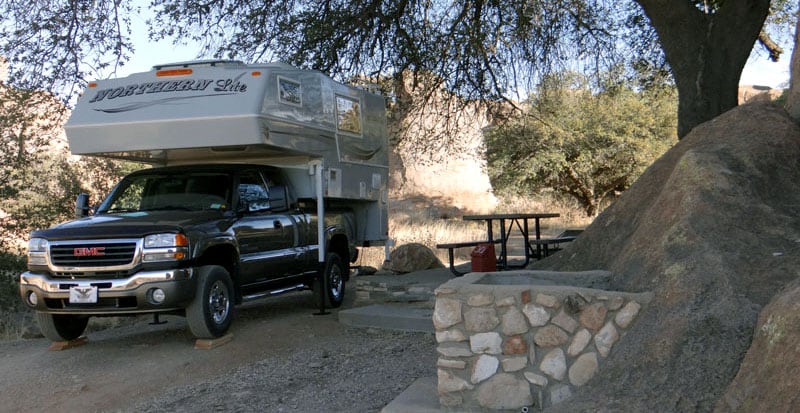 2009 Northern Lite 8 11Q Level Camper