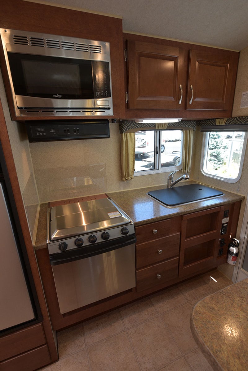 Arctic Fox 865 Kitchen Camper