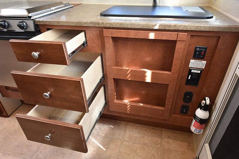 Arctic Fox 865 Kitchen Drawers