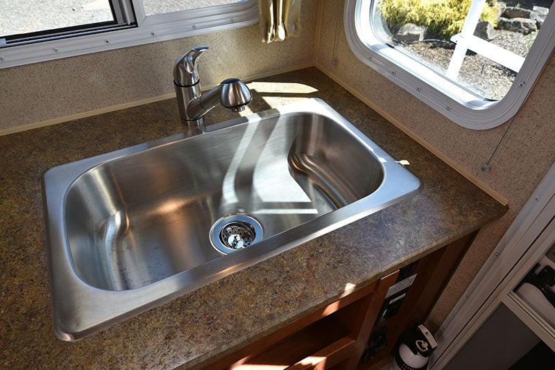 Arctic Fox 865 Kitchen Sink