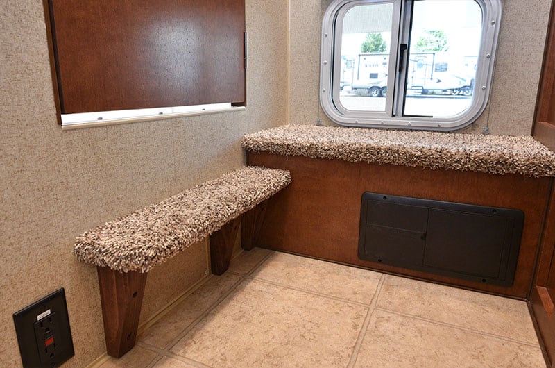 2019 Arctic Fox 865 Review - Truck Camper Magazine