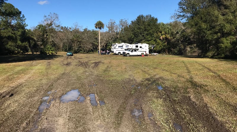 Campers Four Wheel Drive In Mud