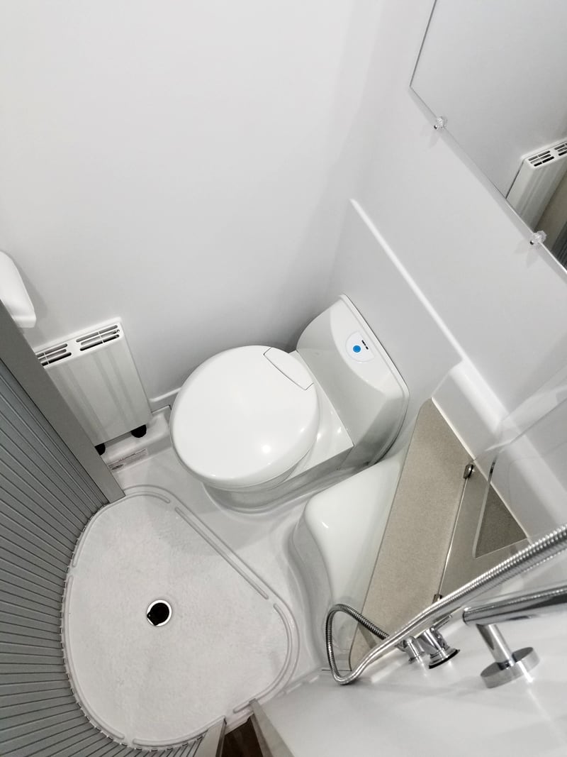 Cirrus 720 Entire Bathroom