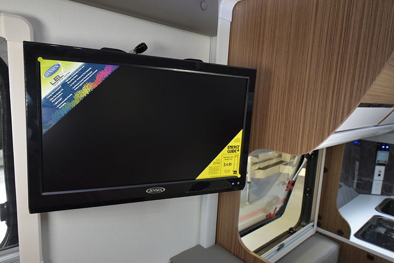 Cirrus 720 Cabover Television Mount