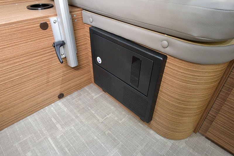 Cirrus 720 Dinette Fuse Panel