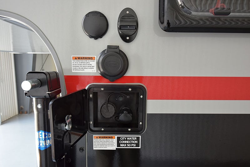 Cirrus 720 Exterior Drivers Side Ports