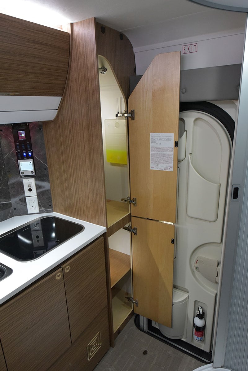 Cirrus 720 Rear Closet Wide