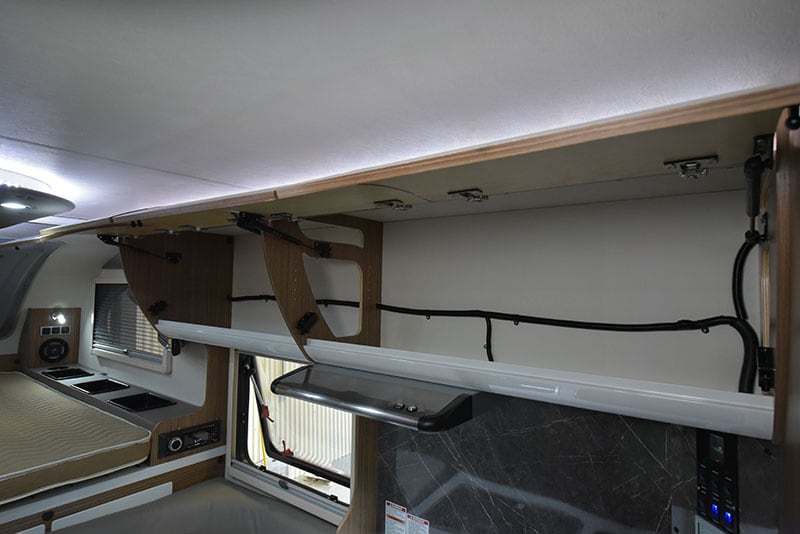 Cirrus 720 Upper Cabinet Passenger Side Open