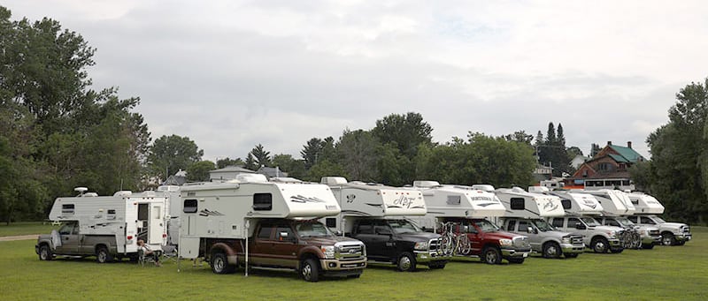 Quebec Rigs In Field