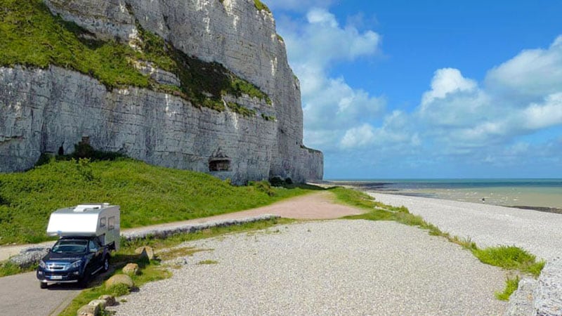 Saint Vallery Featured