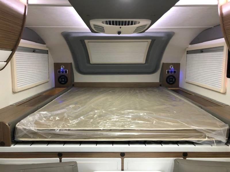 Cirrus 720 Cabover Cubbies