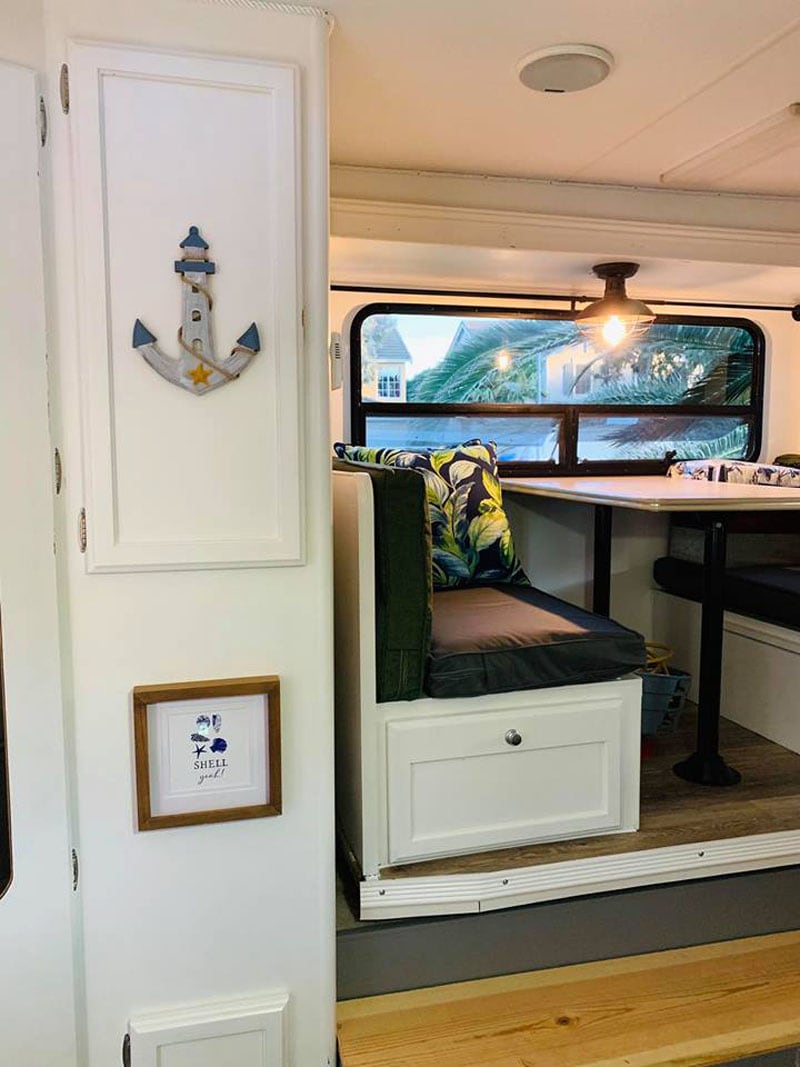 Lance Camper Mobile Beach House 4