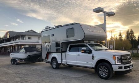 Adventurer 901SB Anniversary Edition Towing Boat