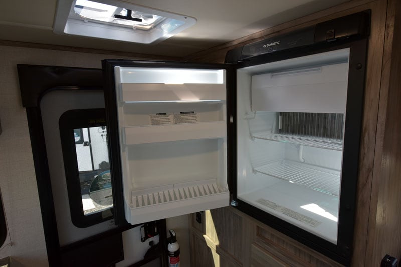 Palomino HS-690 Refrigerator Size