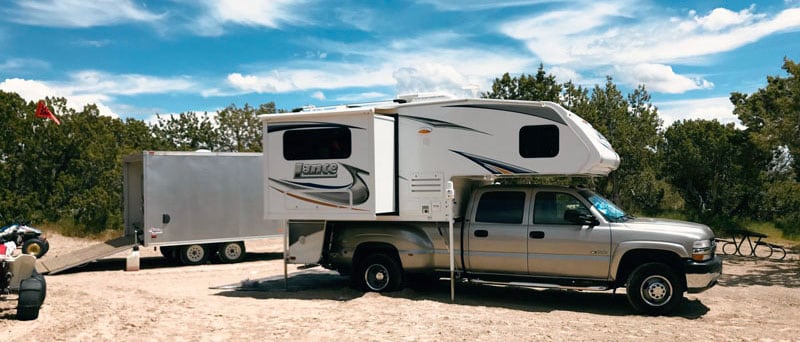 Lance 992 On Dually Plus Trailer