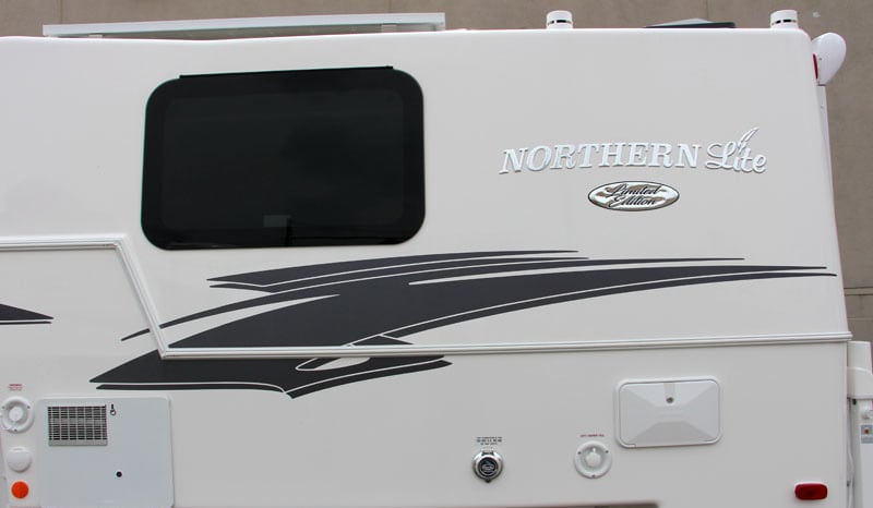 Frameless Windows Northern Lite Campers Close Up