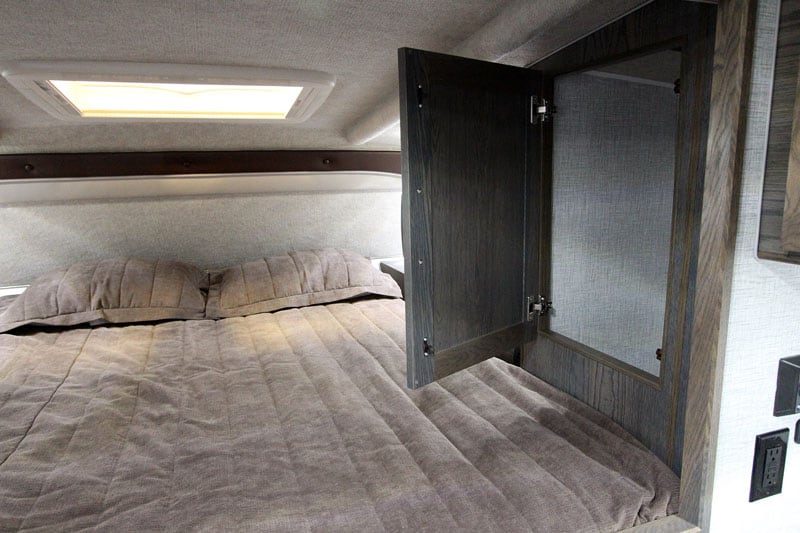 Northern Lite Sportsman Plus Bed Extra Closet