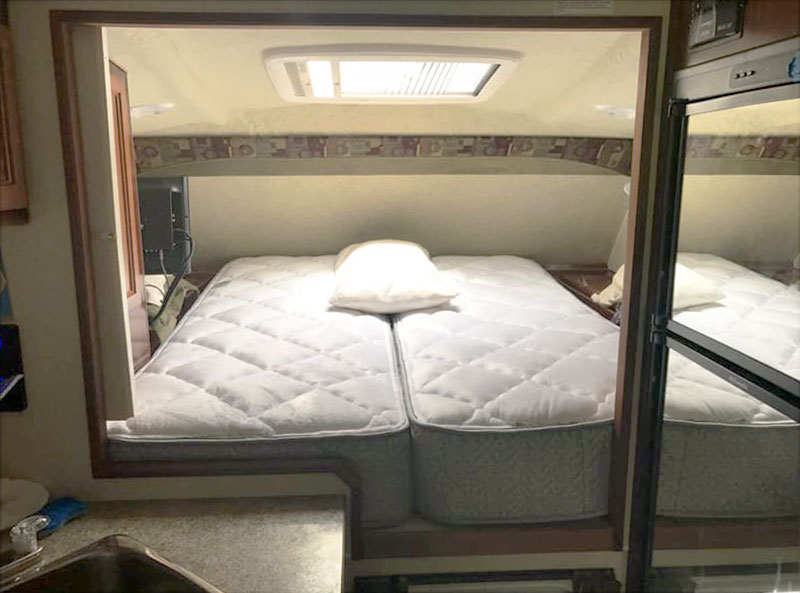 Camper single queen mattress to split queen