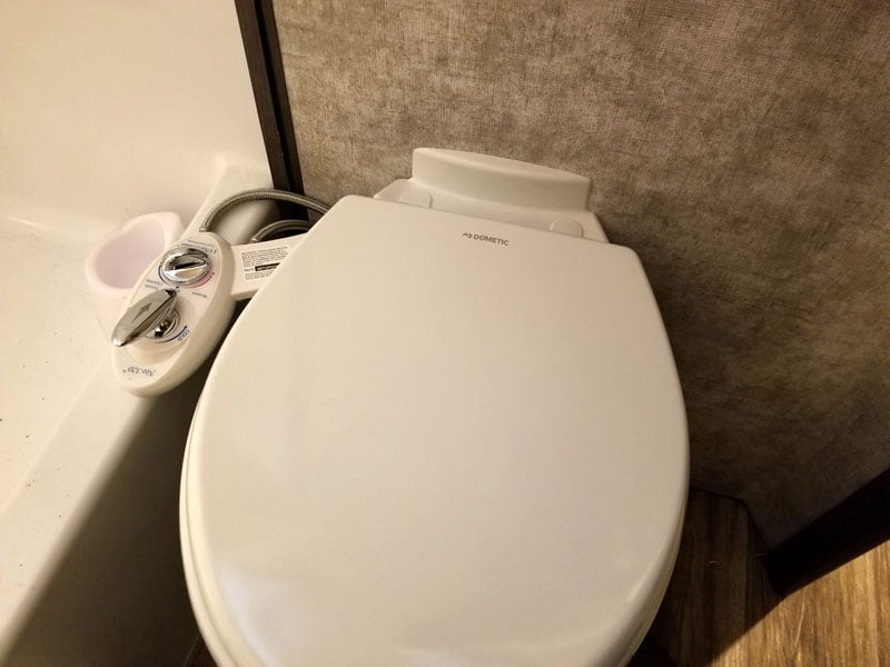 Ceramic Toilet Closed And Bidet