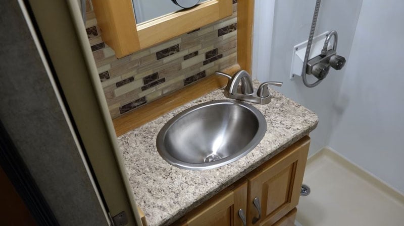 rv bathroom sink faucet with diverter