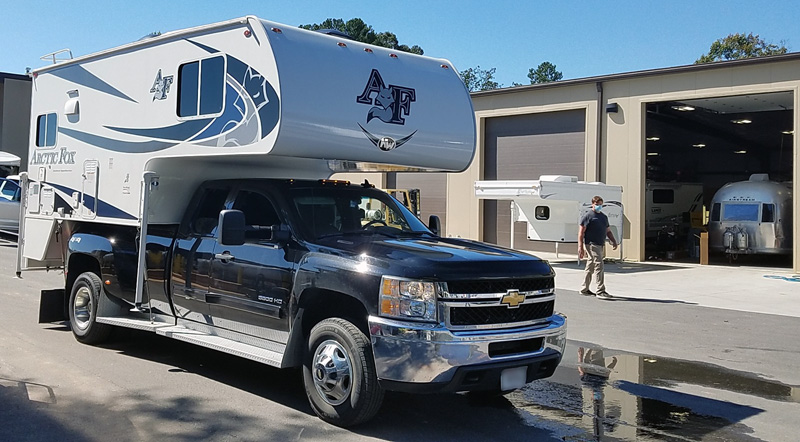 Picking up New Arctic Fox at Southland RV