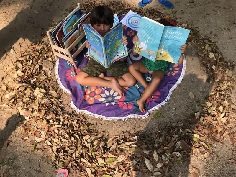 Reading Spanish And English Books